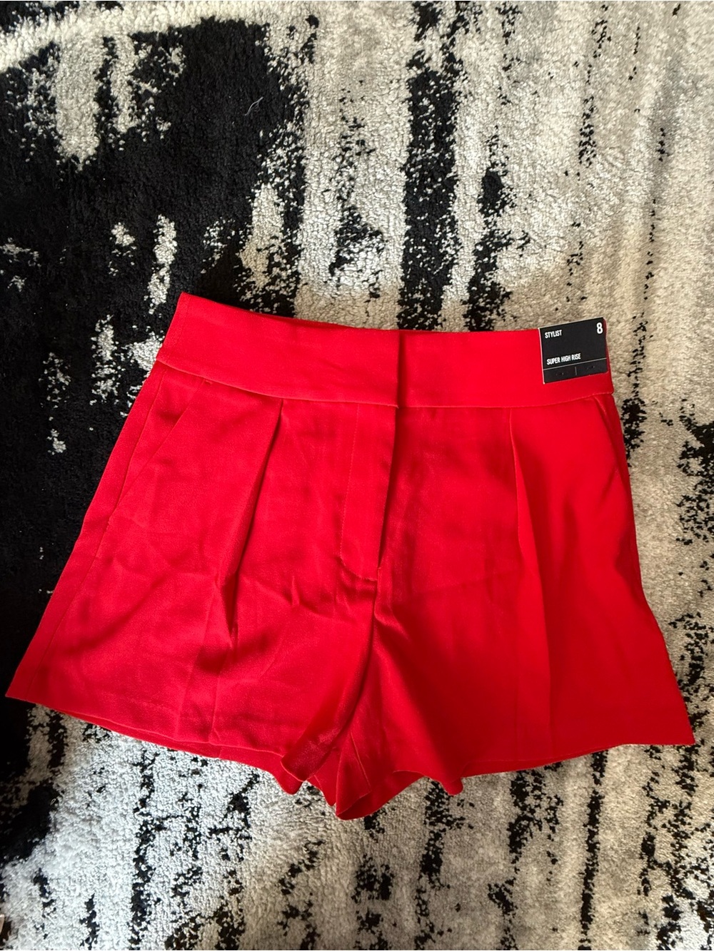 NWT Express Shorts In Style STYLIST. Size 8 Red